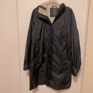 L.L. Bean Woman’s Raincoat, Black, Sz M. Excellent Pre-owned Condition